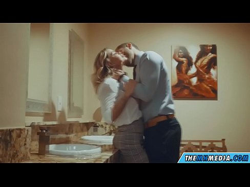 ❤️ Když vás na veřejných záchodcích svádí prsatá blondýna. ❤❌ Sex u cs.bookland.top ❌️❤